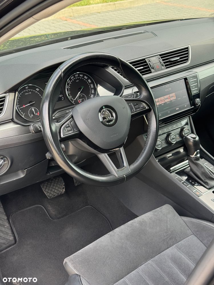 Skoda Superb 2.0 TDI DSG Premium Edition - 20