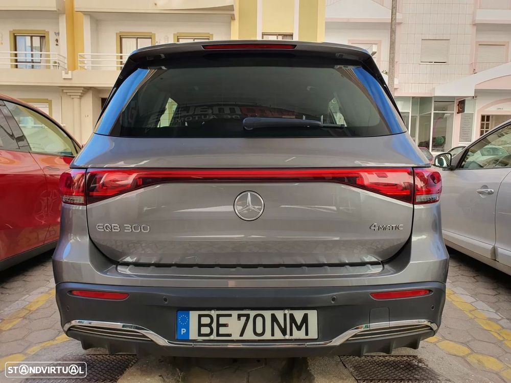 Mercedes-Benz EQB 300 4Matic AMG Line - 17