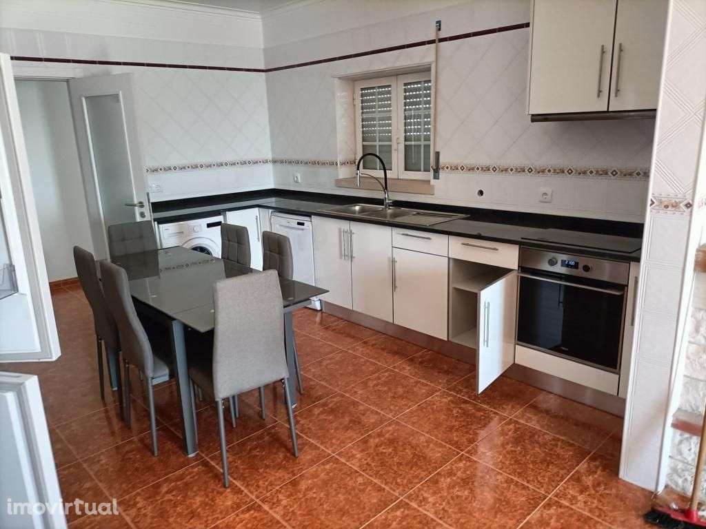 Moradia-T-8 com Terreno-Casal Jorge Dias-Alcobaça-Leiria - Grande imagem: 3/17