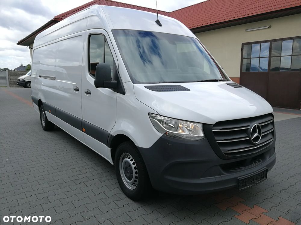Mercedes-Benz Sprinter - 2