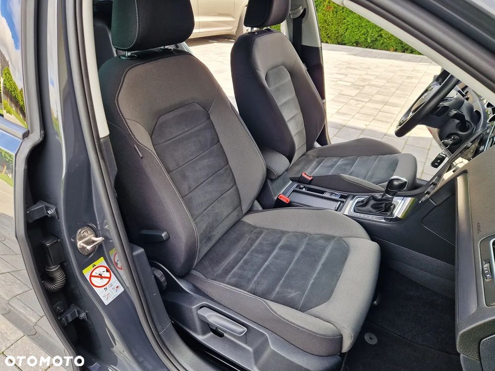 Volkswagen Golf - 20