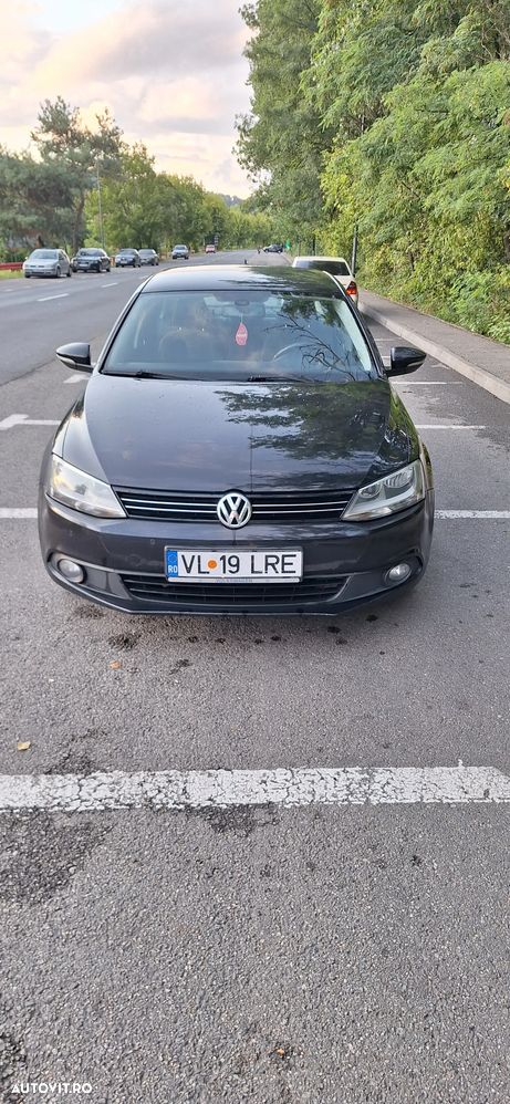 Volkswagen Jetta - 5