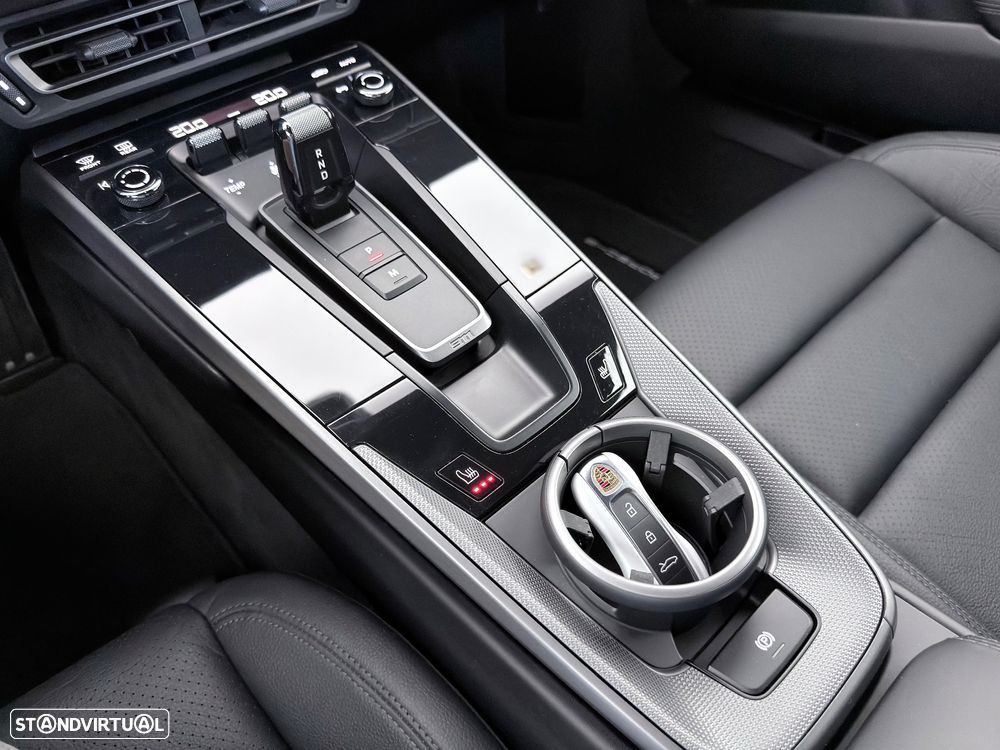Porsche 911 (992) Carrera PDK - 27