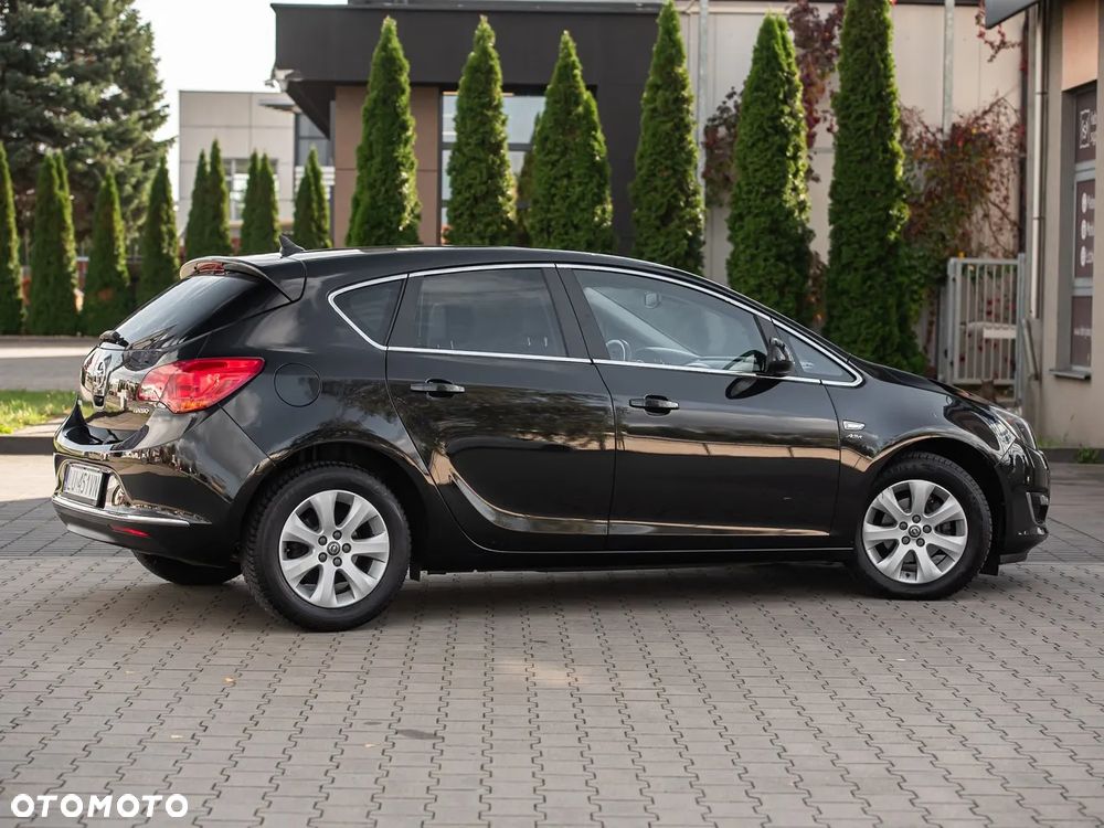 Opel Astra 1.4 T Cosmo S&S - 9