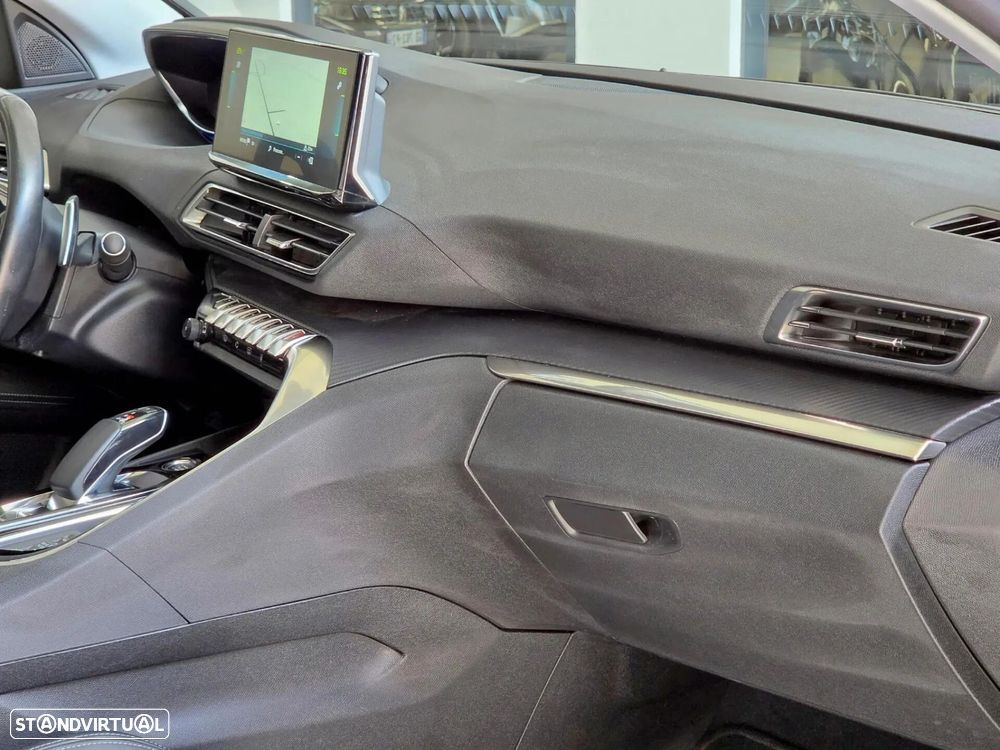 Peugeot 3008 1.6 Hybrid Allure e-EAT8 - 26