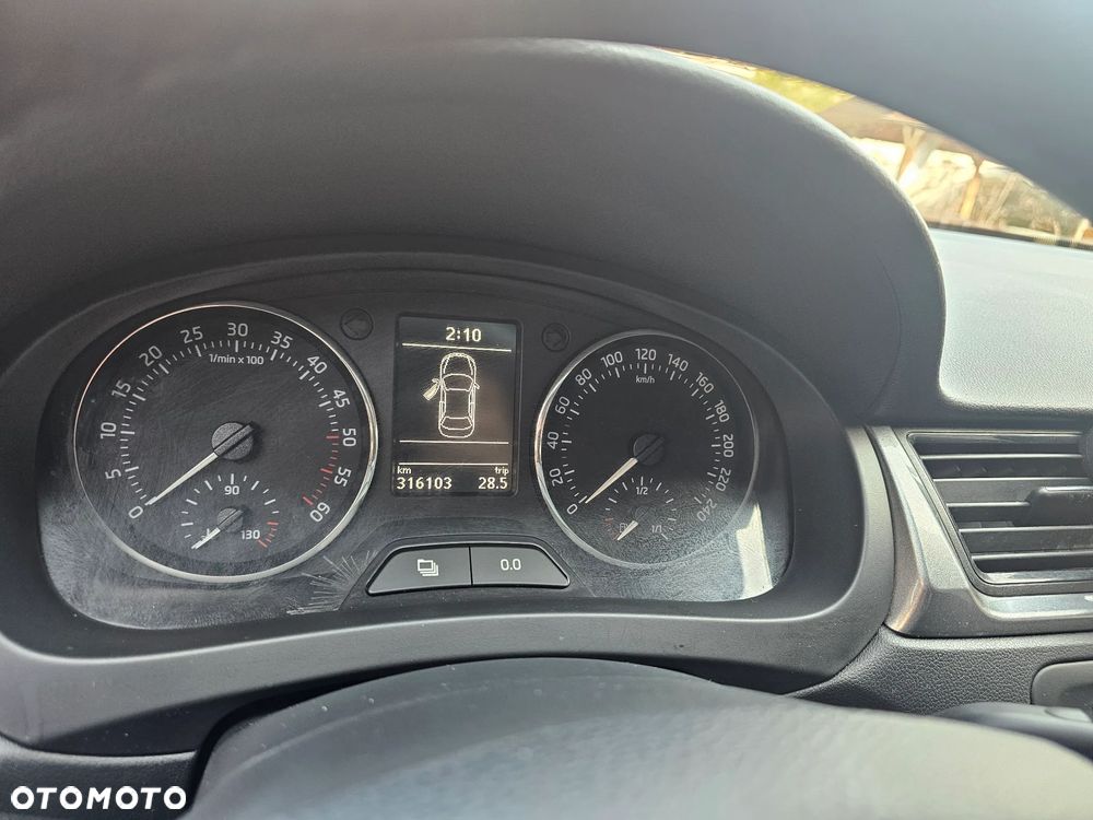 Skoda RAPID 1.6 TDI DPF Ambition - 7