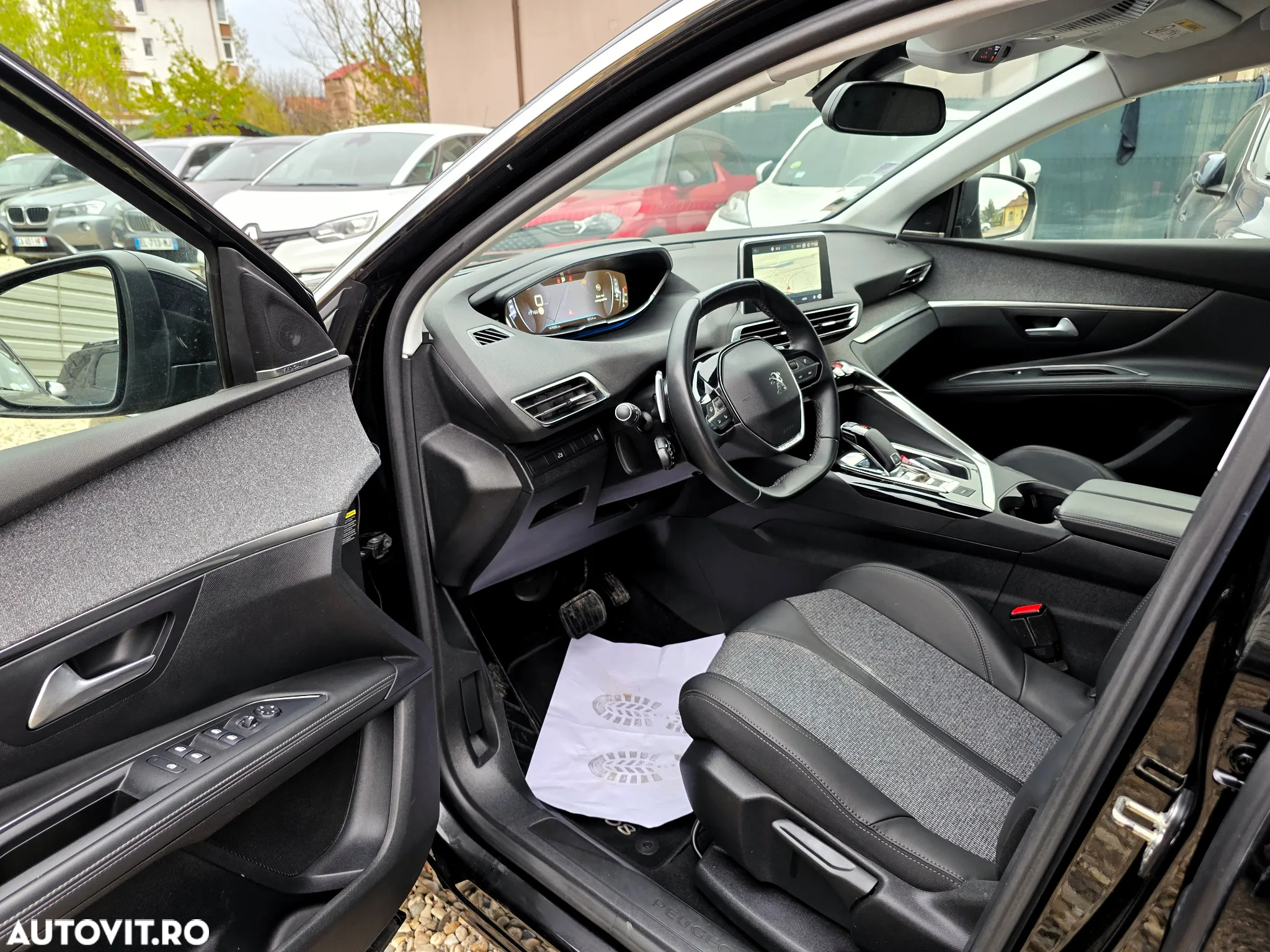 Peugeot 5008 2.0L BlueHDI EAT8 S&S GT Pack - 27