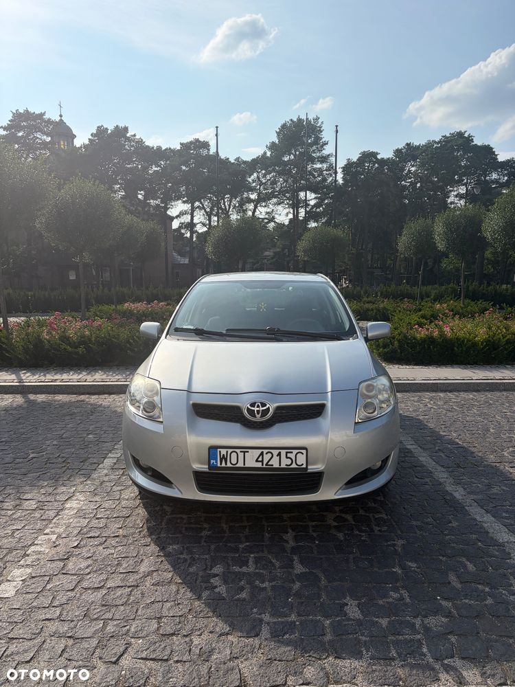 Toyota Auris 1.6 Luna - 1