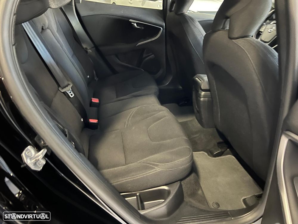 Volvo V40 T2 Kinetic - 19
