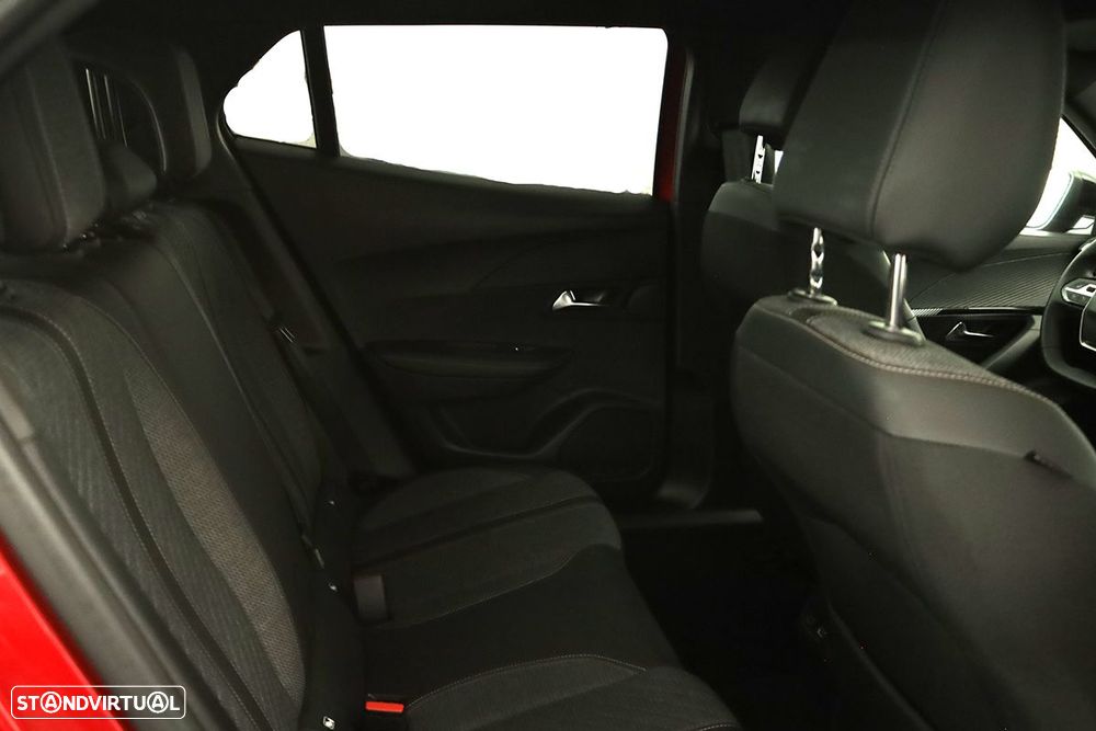 Peugeot 2008 1.2 PureTech Allure - 23