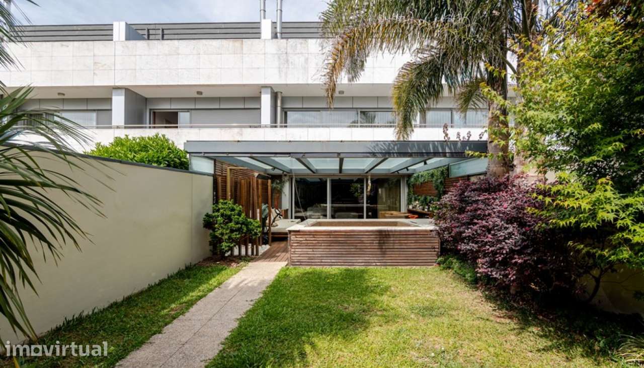 Moradia V4 com piscina e terraço para venda em Leça da Palmeira - Grande imagem: 2/25