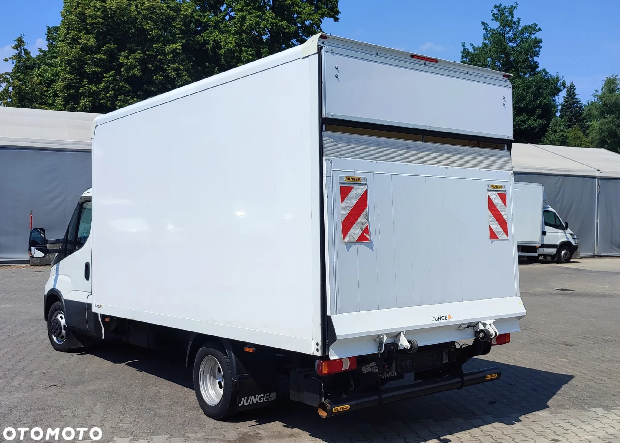 Iveco Daily * bliźniak *  KONTENER WINDA 35C16 bardzo ładny - 7