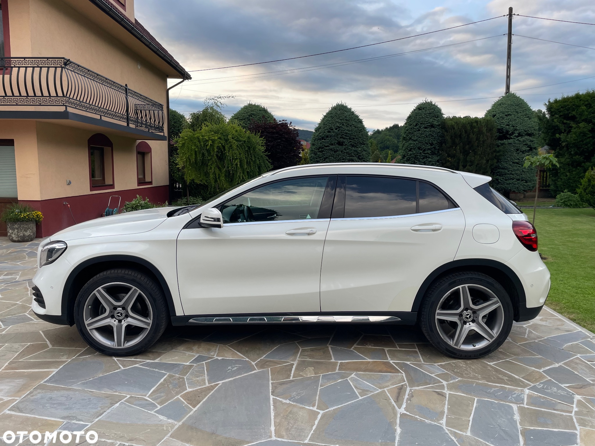 Mercedes-Benz GLA 200 7G-DCT AMG Line - 8