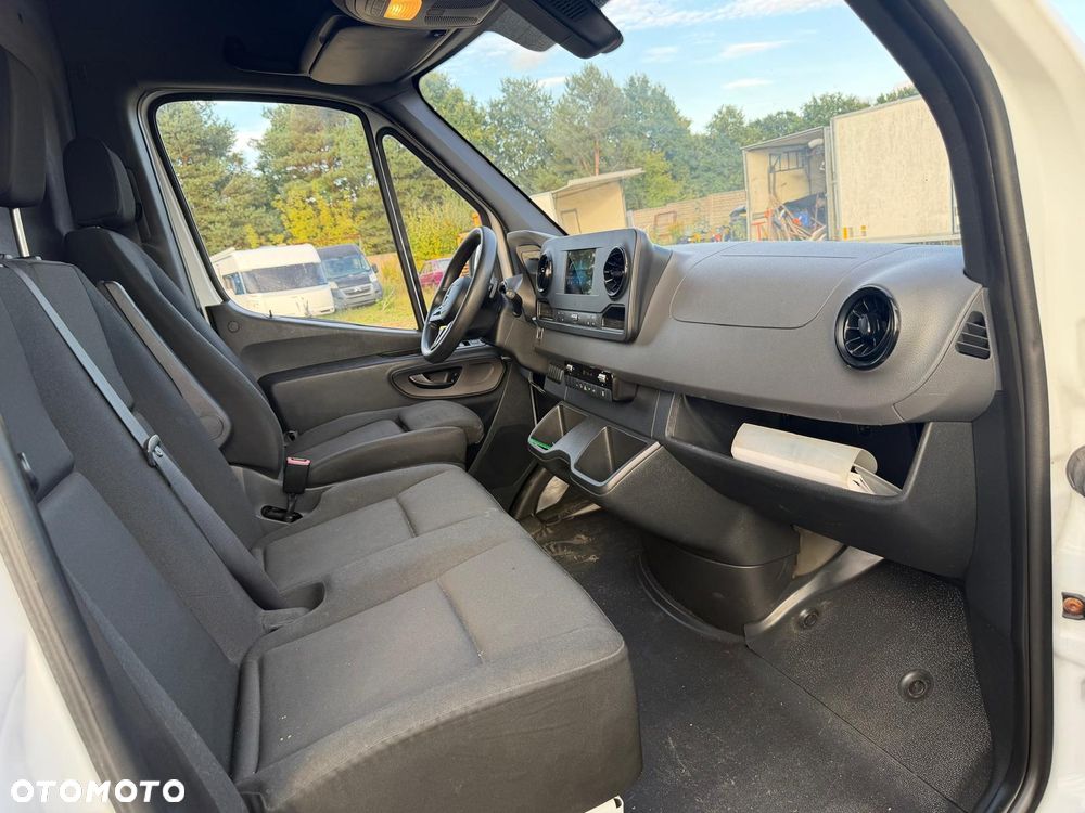 Mercedes-Benz Sprinter - 19