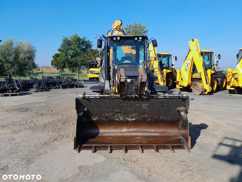 Case 580SV 2023R - 3