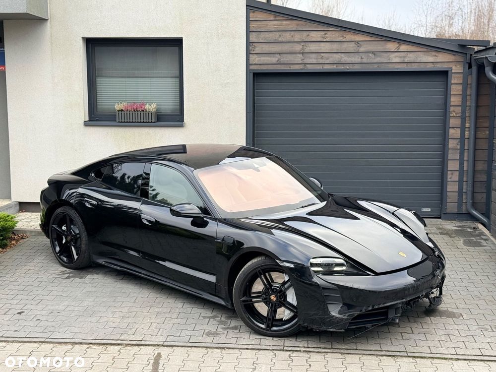 Porsche Taycan - 3