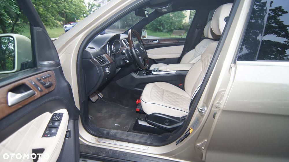 Mercedes-Benz ML - 10