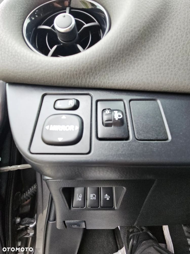 Toyota Yaris 1.5 Premium - 31