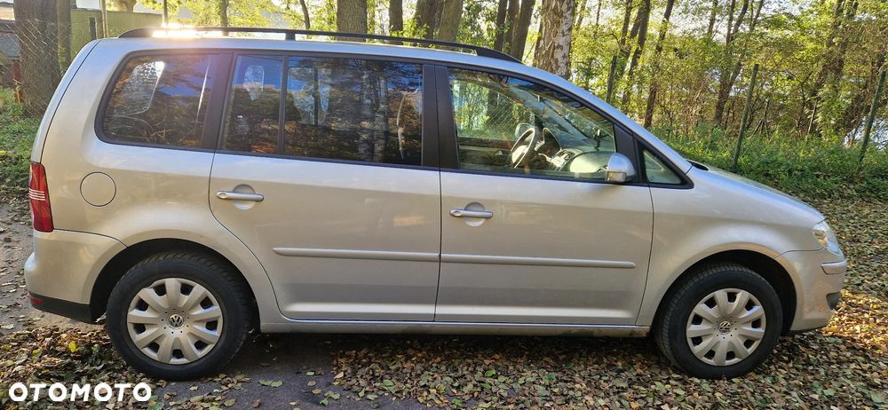 Volkswagen Touran 2.0 TDI Highline DSG - 2