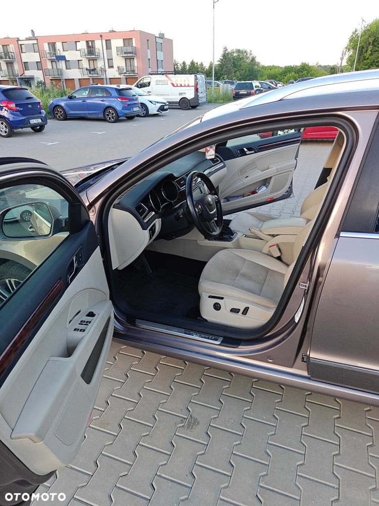 Skoda Superb 1.8 TSI Elegance DSG - 14