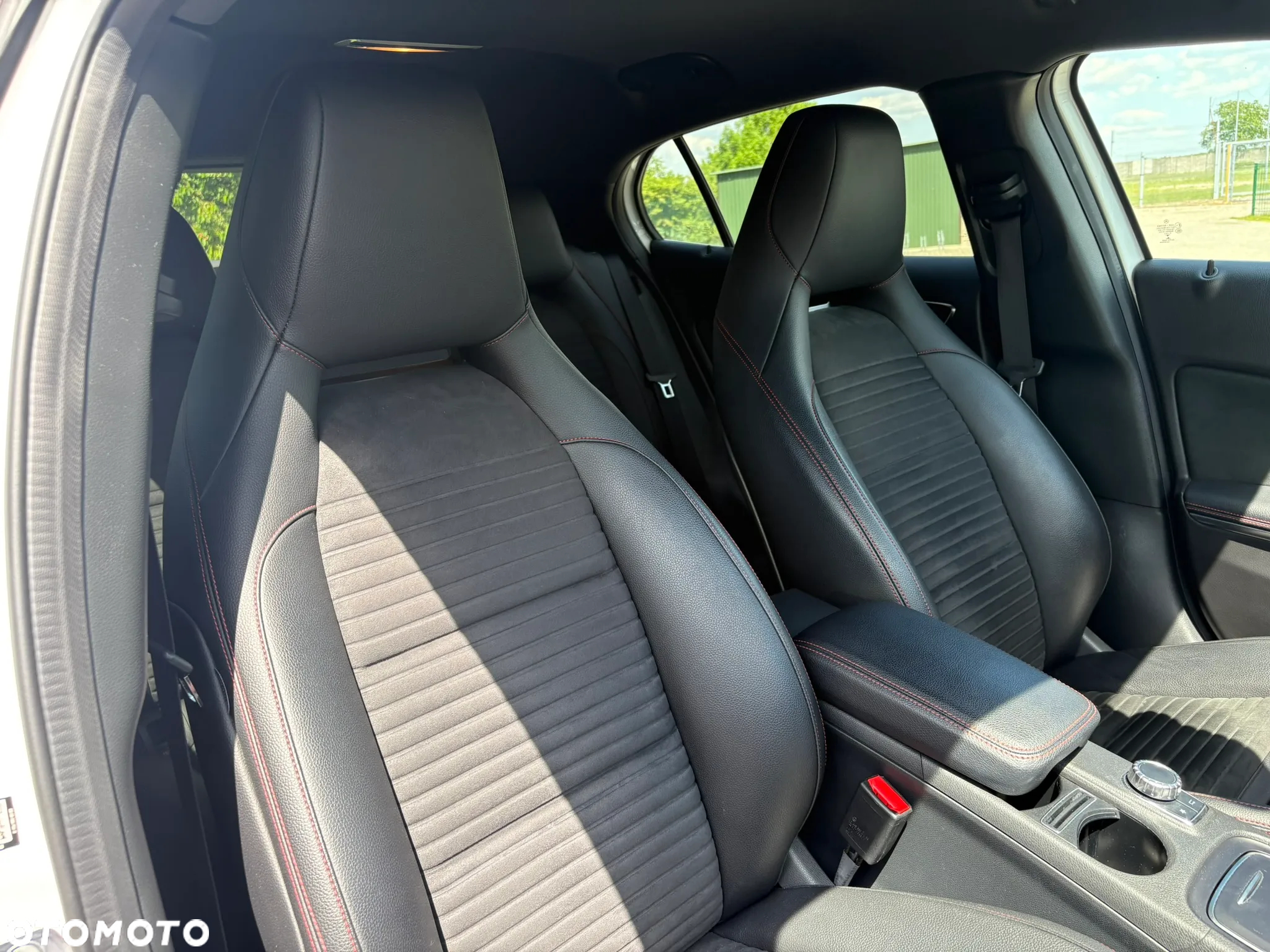 Mercedes-Benz GLA 180 7G-DCT AMG Line - 20