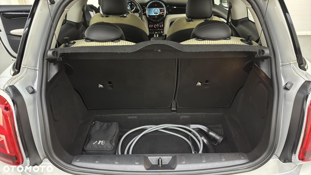 MINI Cooper SE Classic Trim - 19