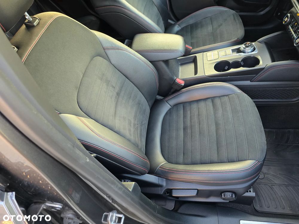 Ford Kuga 2.0 EcoBlue 4x4 ST-LINE X - 32