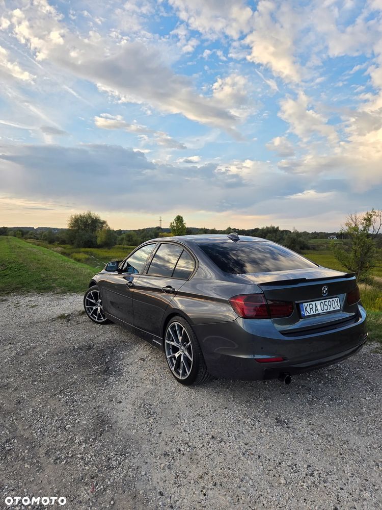 BMW Seria 3 320d DPF Efficient Dynamics Edition - 5