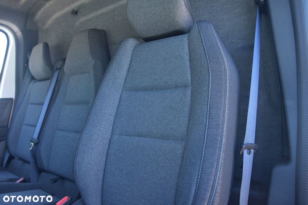 Renault Master Furgon L4H3 2.0 170KM - 11