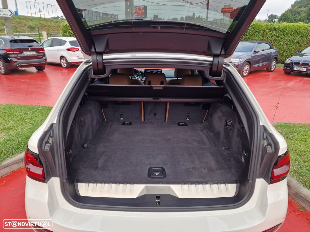 BMW 530 e Pack Desportivo M - 6