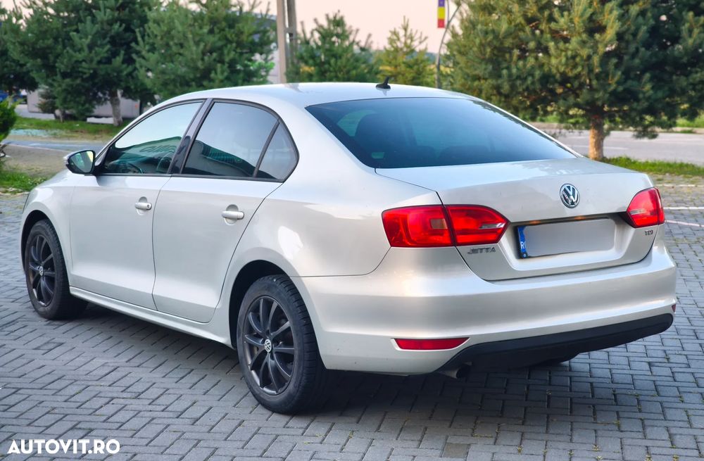 Volkswagen Jetta 1.6 TDI Blue Motion Technology Comfortline - 3