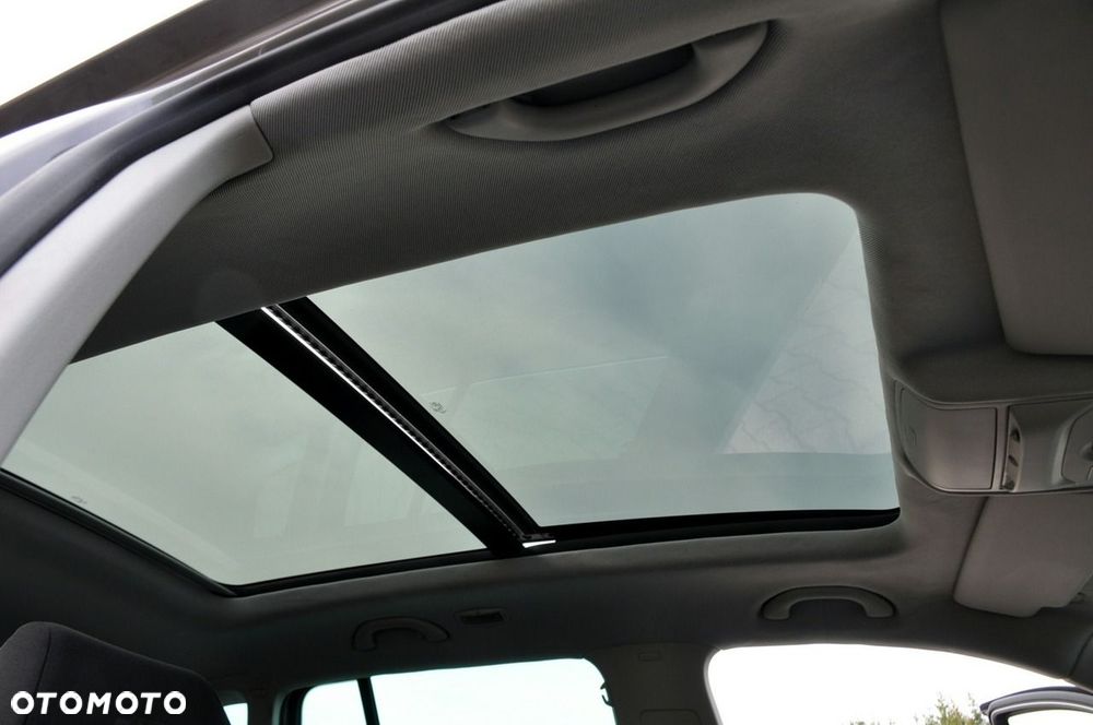 Volkswagen Tiguan - 32
