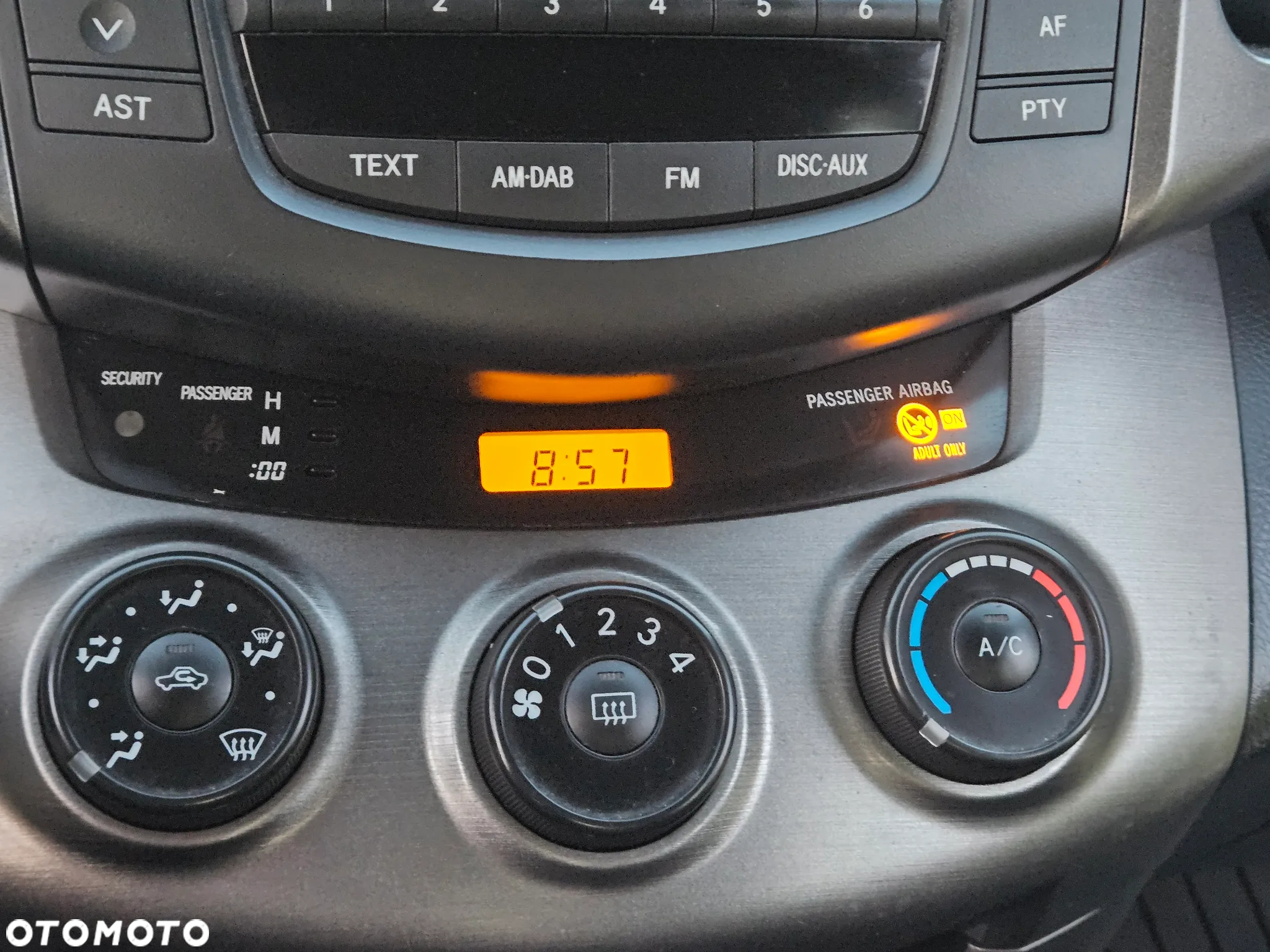Toyota RAV4 2.0 VVT-i Luna - 9