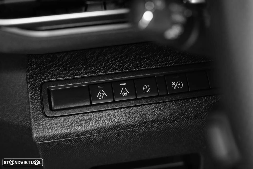 Peugeot 3008 1.6 Hybrid GT e-EAT8 - 24