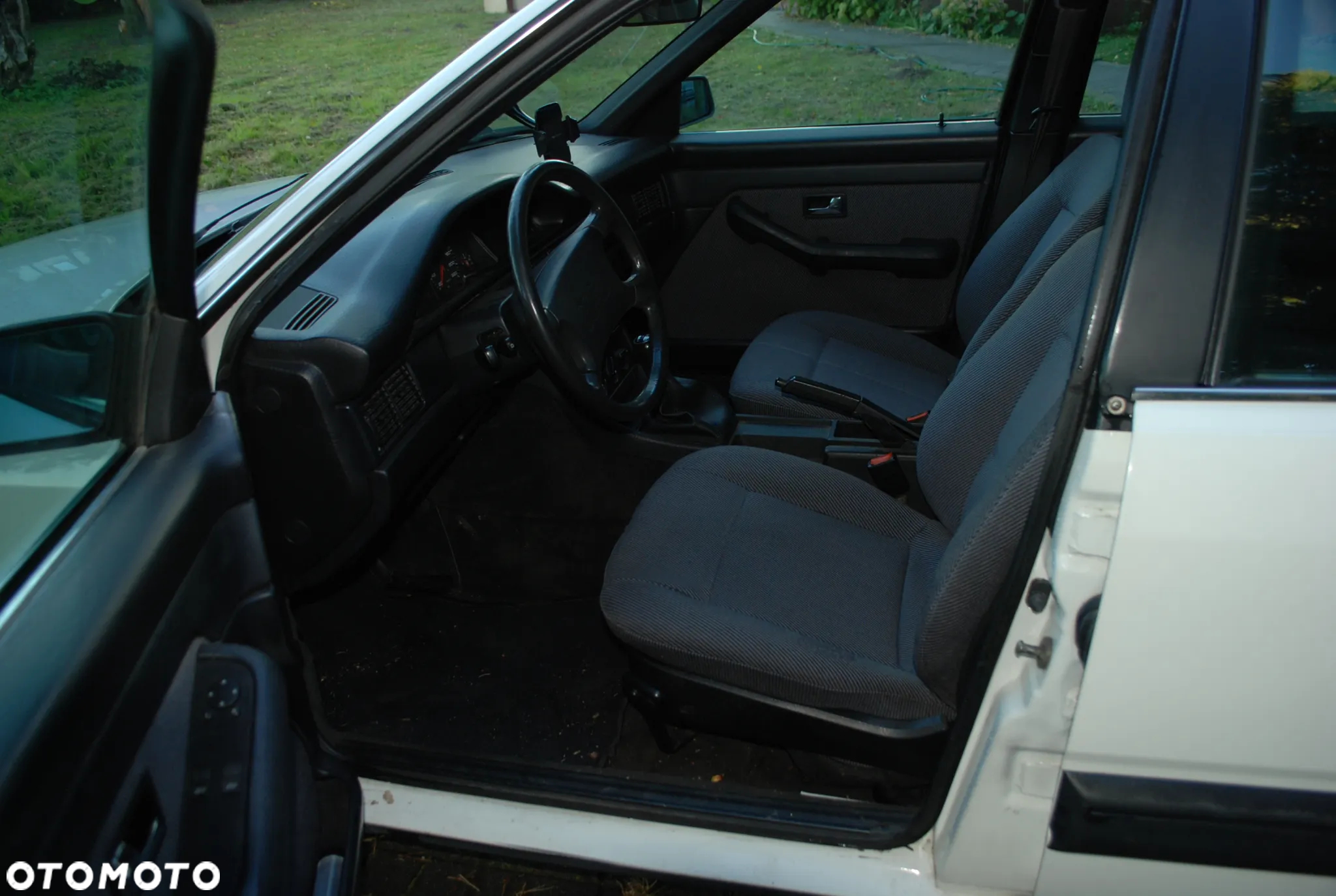 Audi 100 Avant 2.0 E - 14
