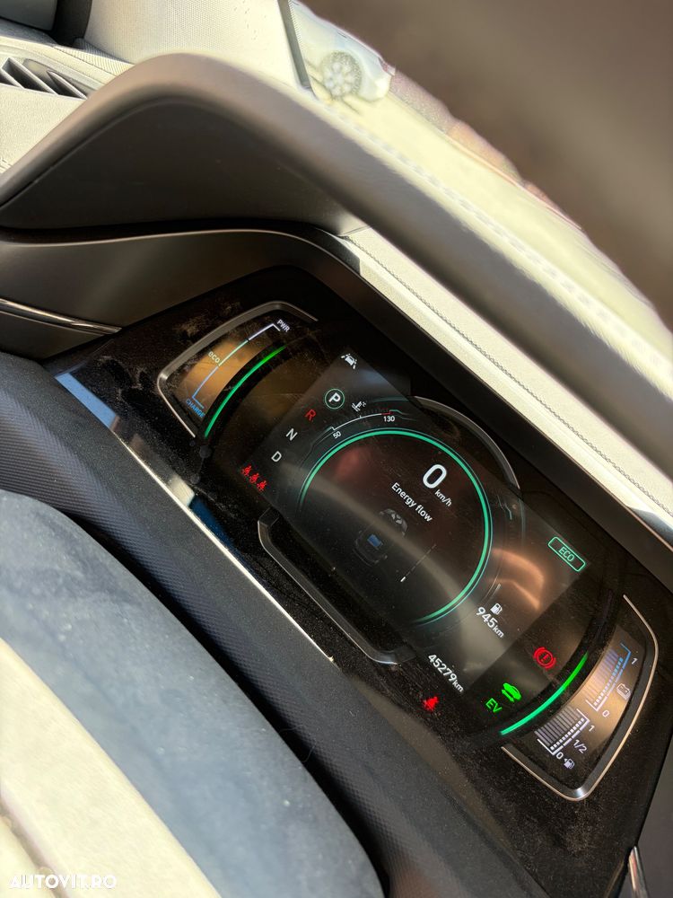 Hyundai IONIQ - 13