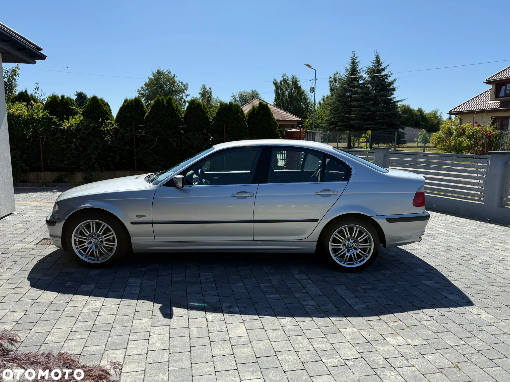 BMW Seria 3 325i - 4