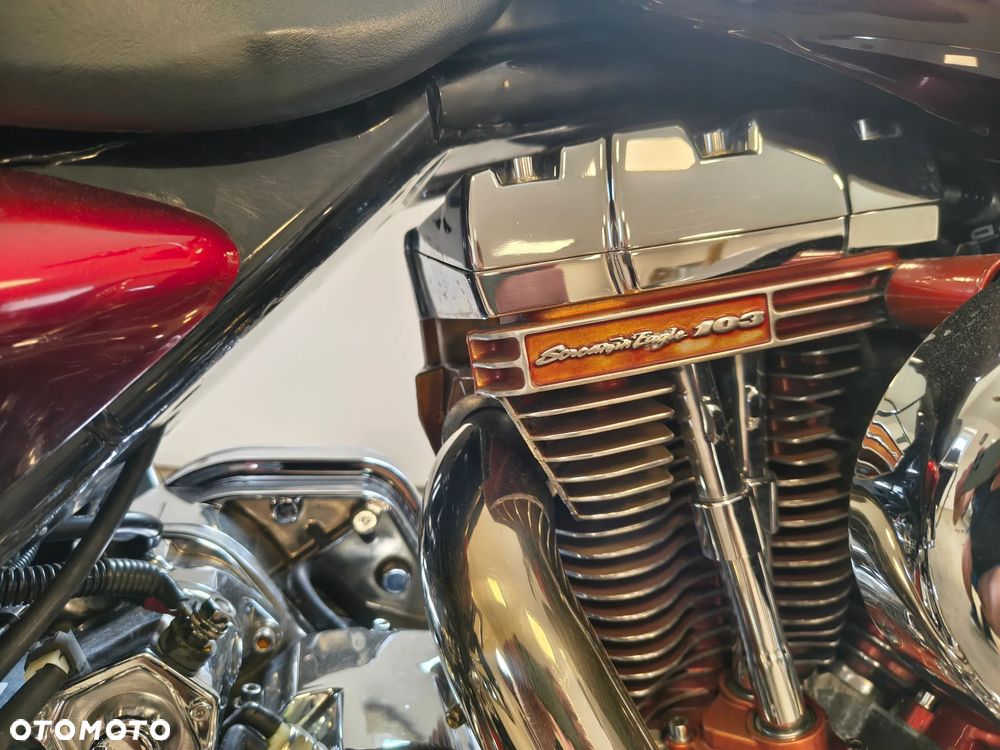 Harley-Davidson FLH Electra Glide - 15