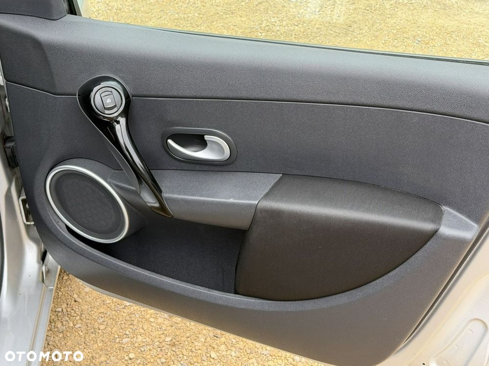 Renault Clio - 28