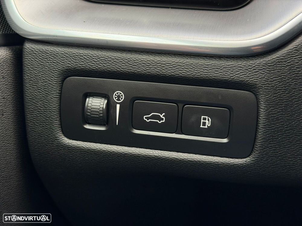 Volvo XC 60 2.0 T6 PHEV Inscription Expression AWD - 29