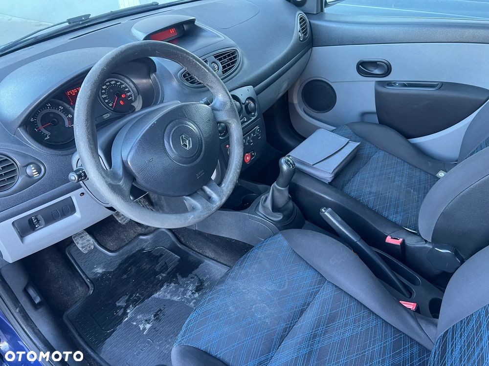 Renault Clio 1.4 16V Authentique - 9
