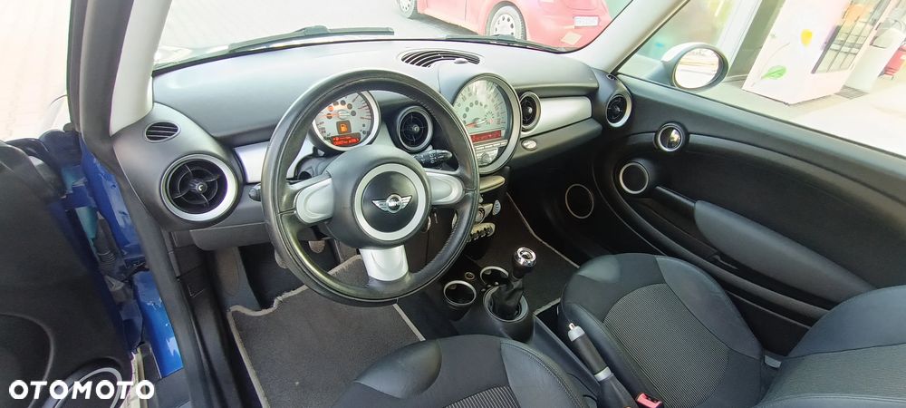 MINI Cooper Standard - 14