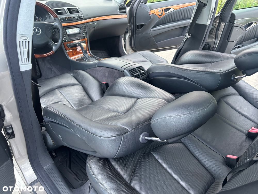 Mercedes-Benz Klasa E 320 CDI T Elegance - 29