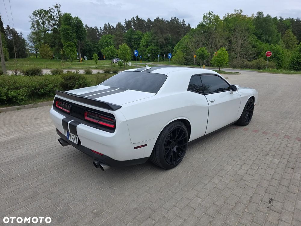 Dodge Challenger - 14