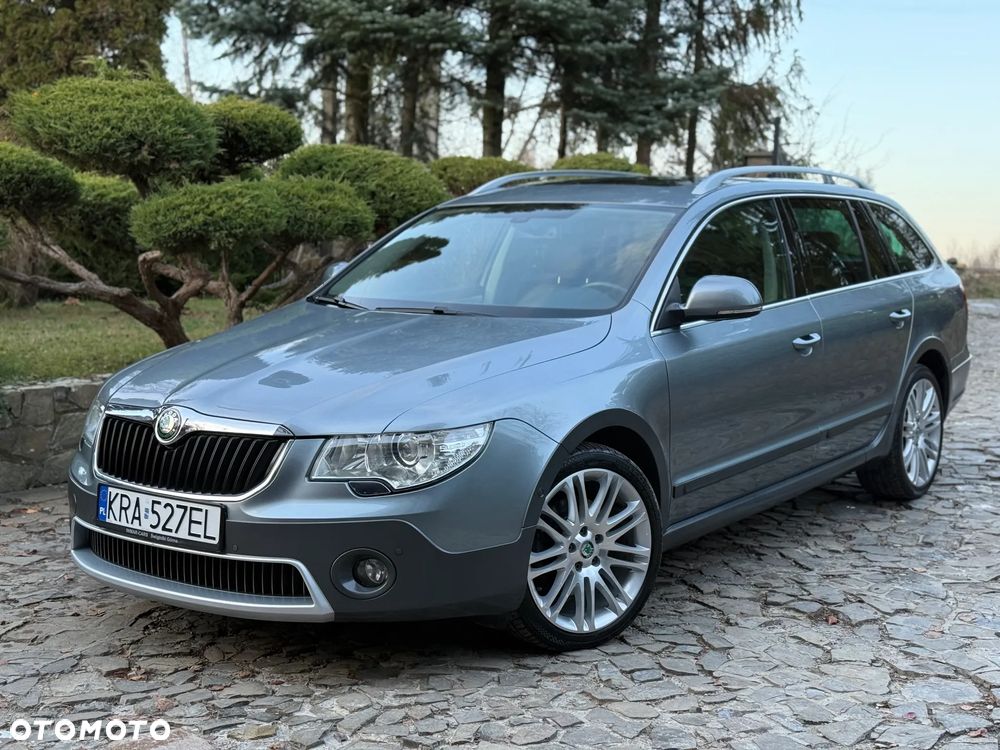 Skoda Superb 2.0 TDI 4x4 DSG Exclusive - 9