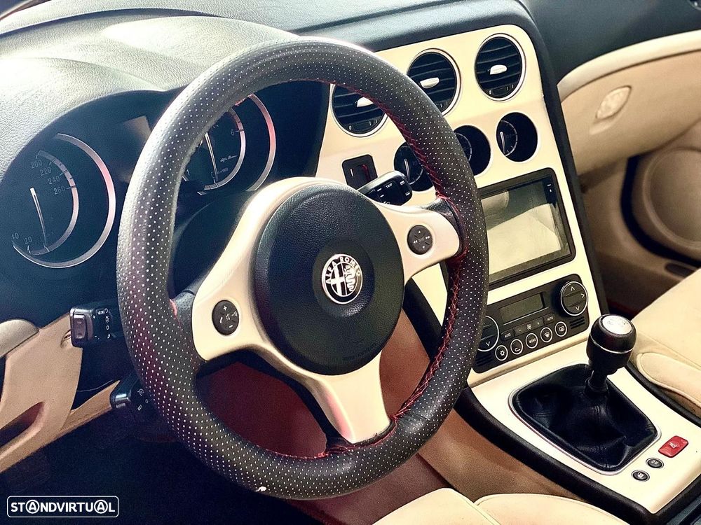 Alfa Romeo 159 Sportwagon 1.9 JTDm 16V Elegante - 17