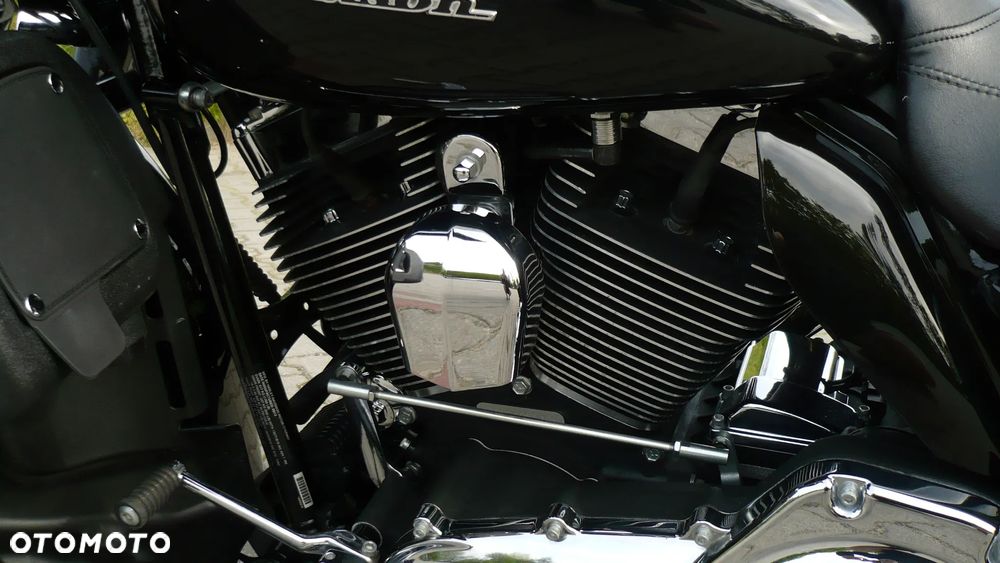 Harley-Davidson Touring Street Glide - 13