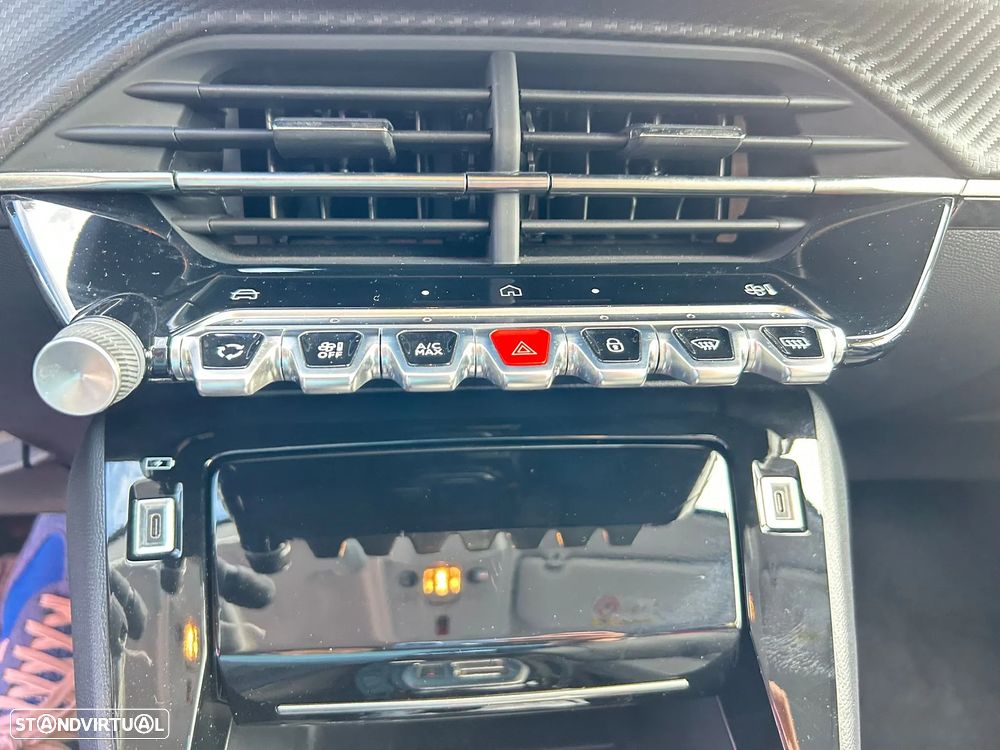 Peugeot 208 1.2 Hybrid Allure e-DCS6 - 18