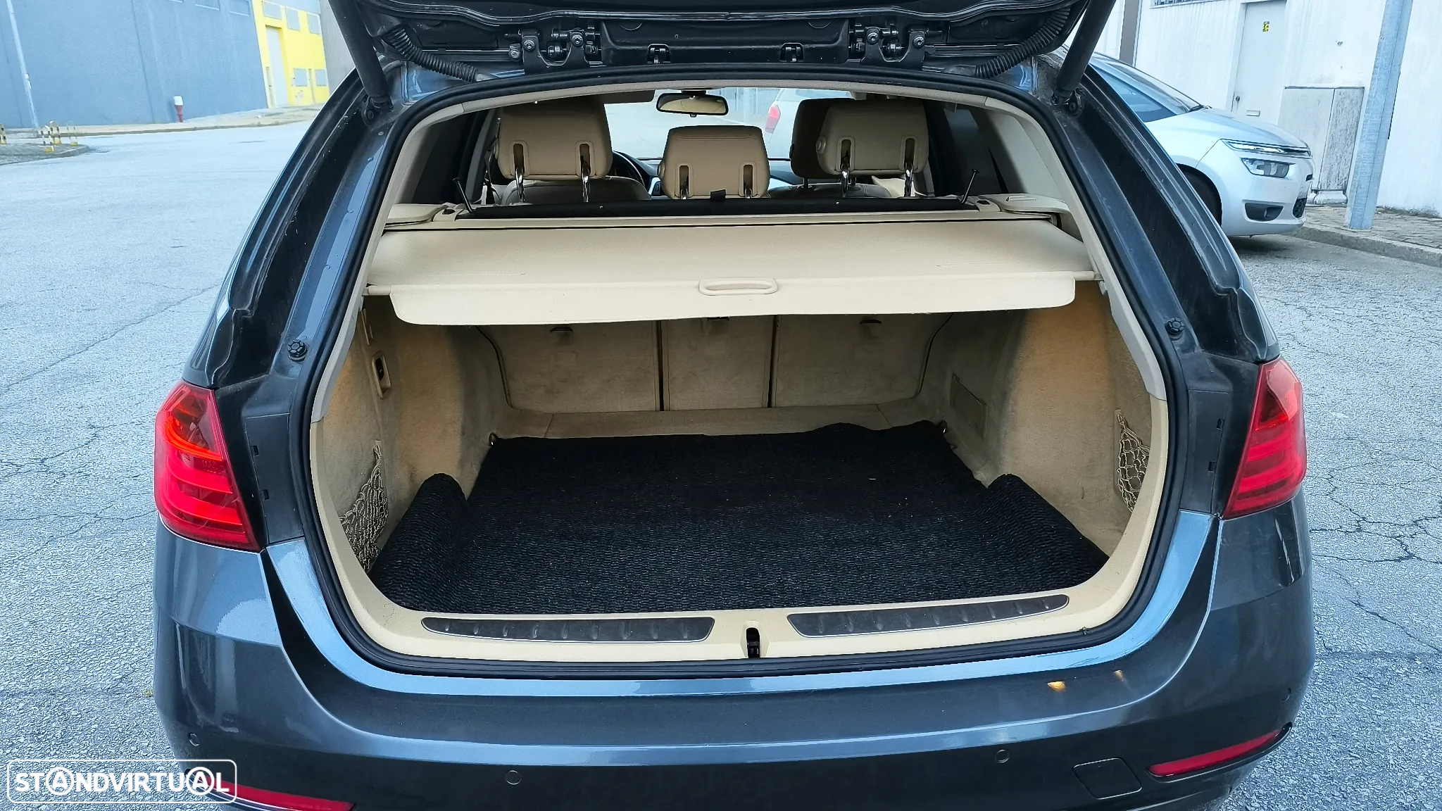 BMW 318 d Touring Line Luxury - 4