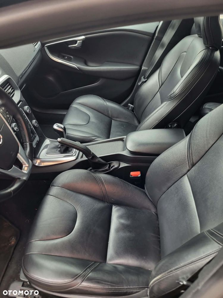 Volvo V40 T2 Momentum - 8
